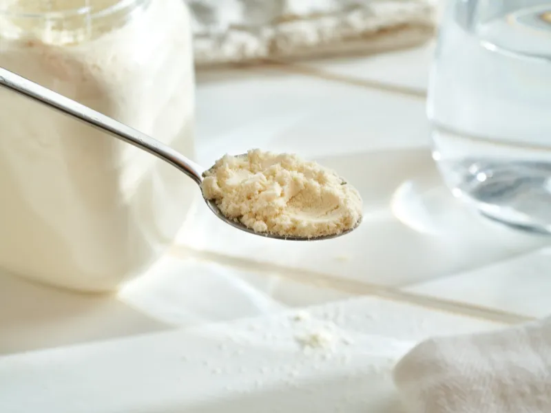 A spoon with protein powder